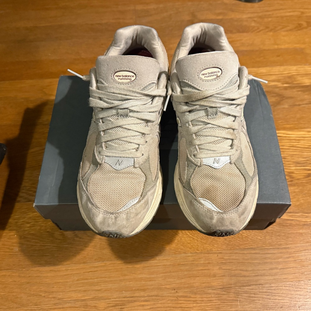 New Balance Men's Tan Sneakers